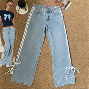 Edikted Low Rise Wide Leg Bow Side Stripe Jeans XS